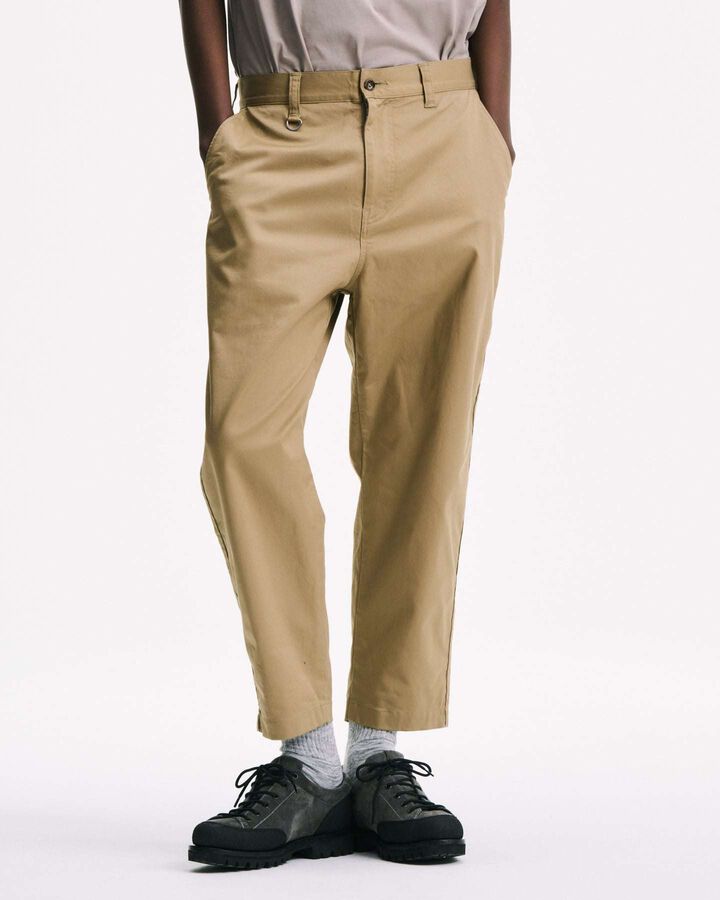 COTTON STRETCH TWILL TAPERED CROPPED PANTS,BEIGE, medium image number 3