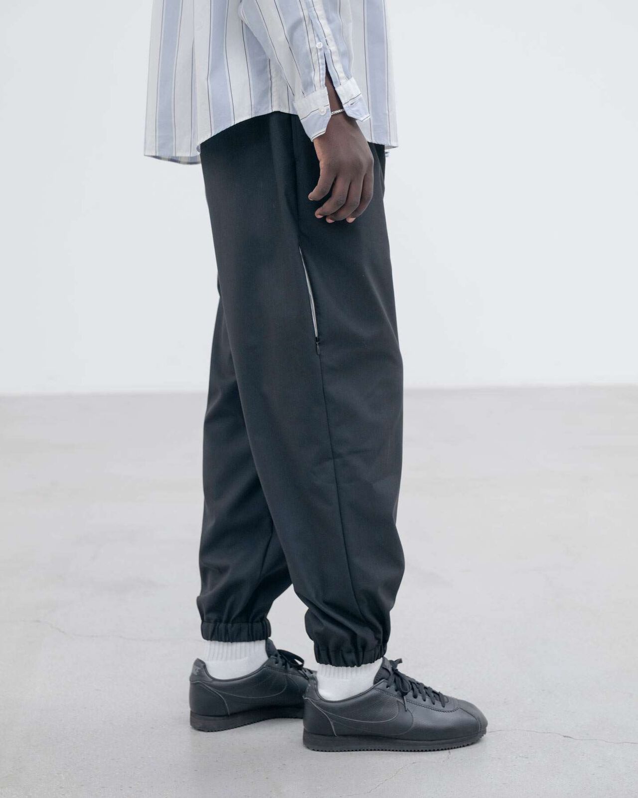 STRETCH WOOL SIDE POCKET JOGGER PANTS,BLACK, large image number 6