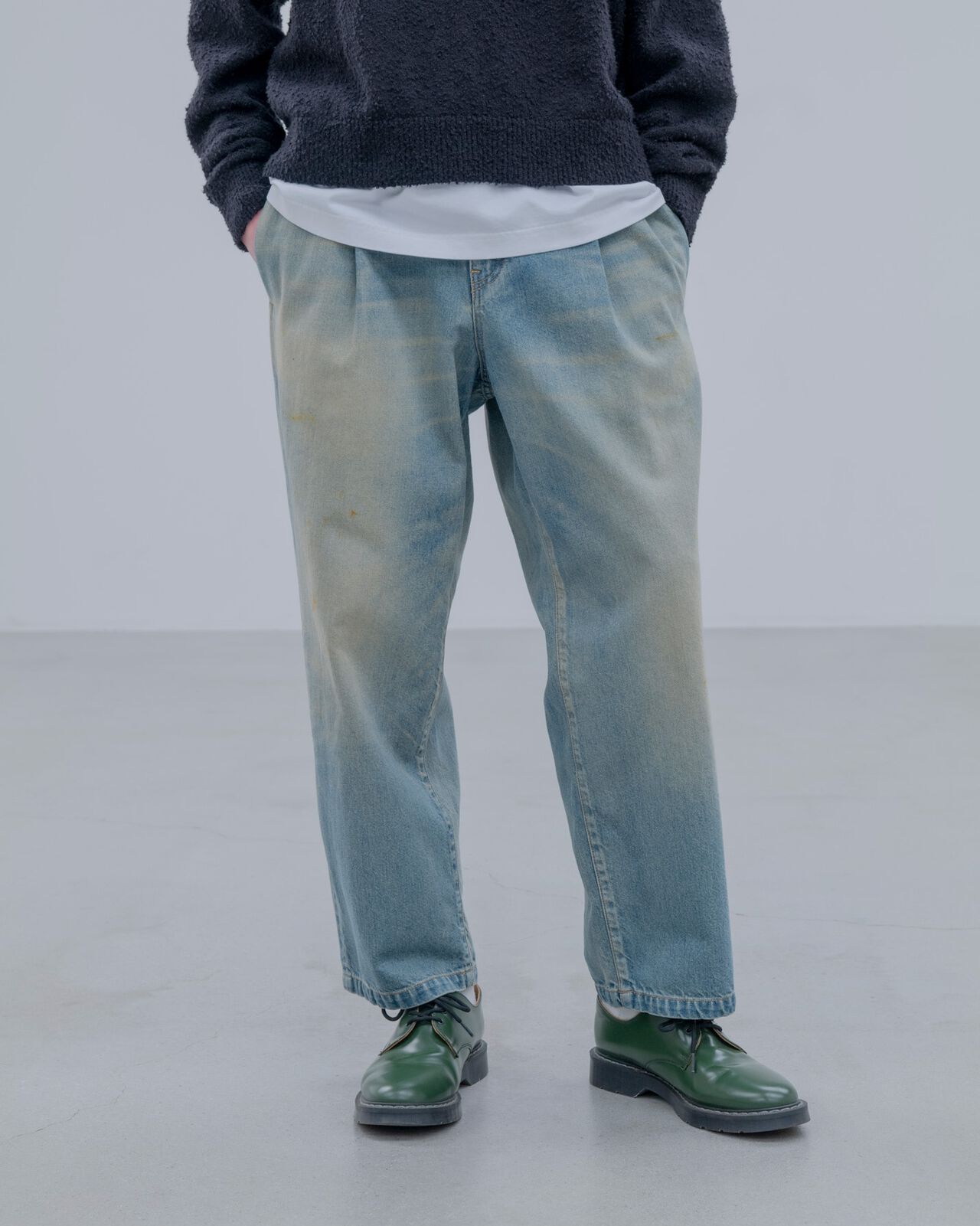 FADE DENIM BOLD-FIT TUCK JEANS,INDIGO, large image number 6