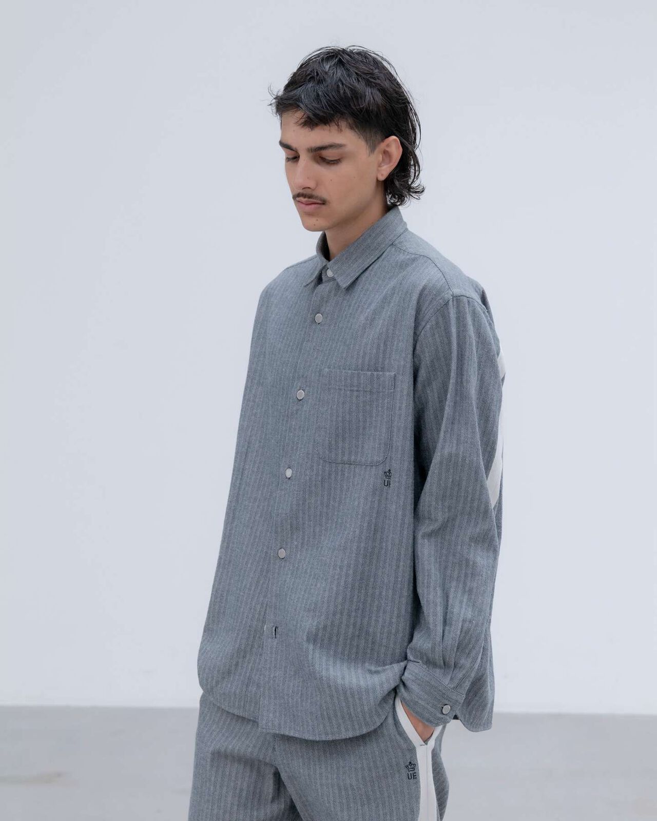 SELVAGE HERRINGBONE SHIRT,CHARCOAL GRAY, large image number 7