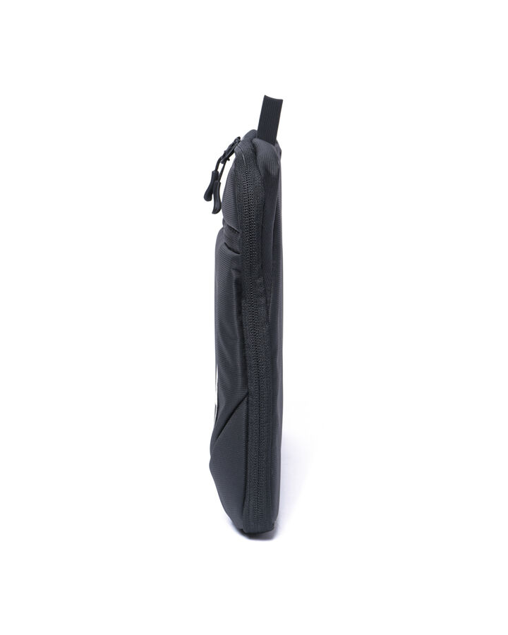 ESSENTIAL LAPTOP CASE,BLACK, medium image number 2