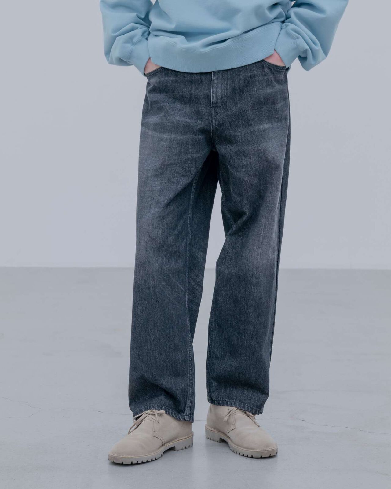 WASHED DENIM BOLD-FIT JEANS,LIGHT INDIGO, large image number 6