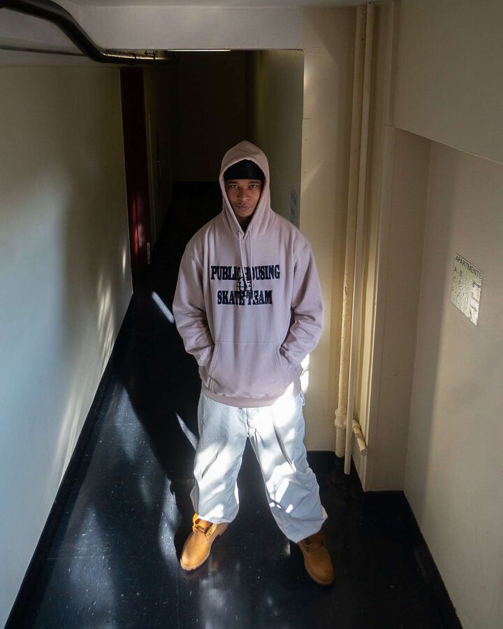 PUBLIC HOUSING SKATE TEAM SWEAT HOODIE,PINK, medium image number 2