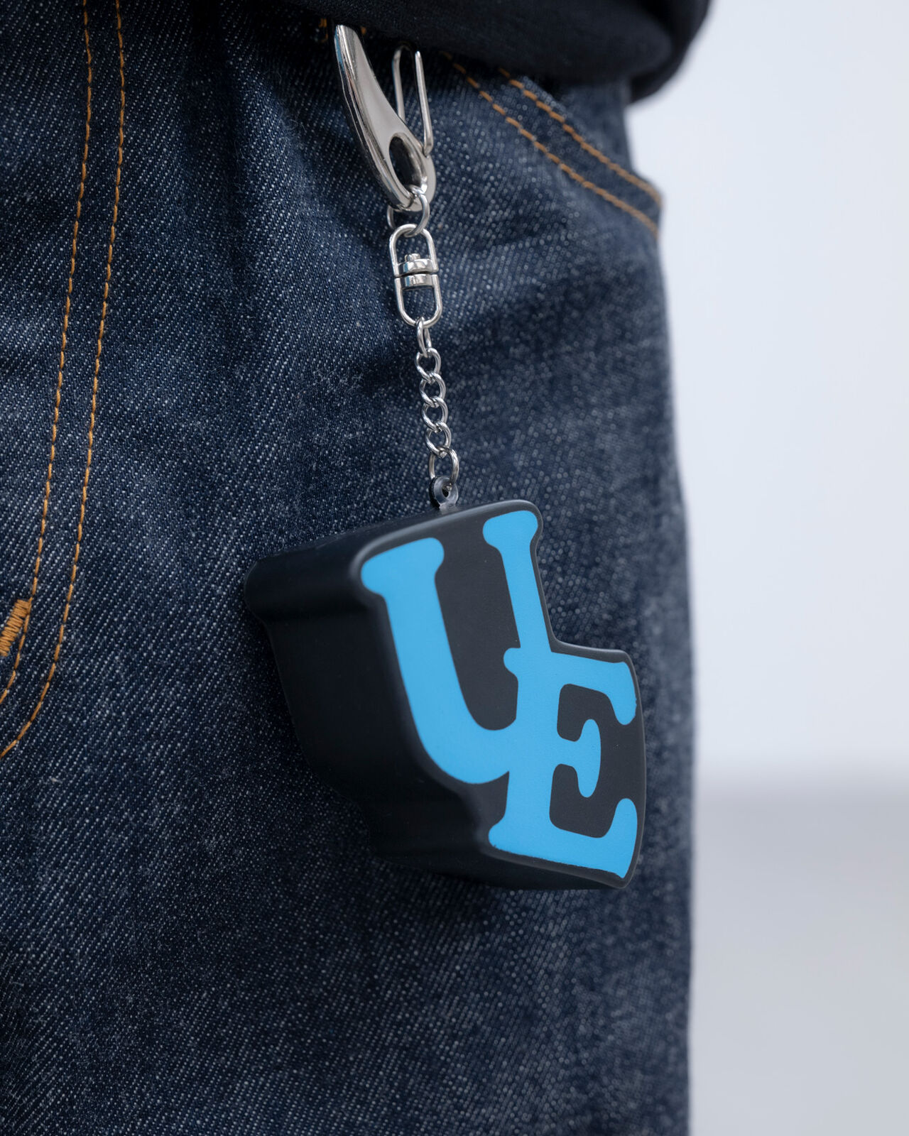 UE SQUISHY KEYRING,LIGHT BLUE, large image number 2