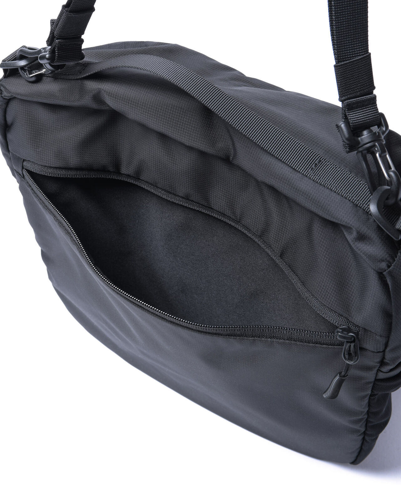 TOUR SHOULDER BAG,BLACK, large image number 3