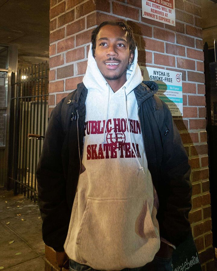 PUBLIC HOUSING SKATE TEAM SWEAT HOODIE,GRAY, medium image number 2