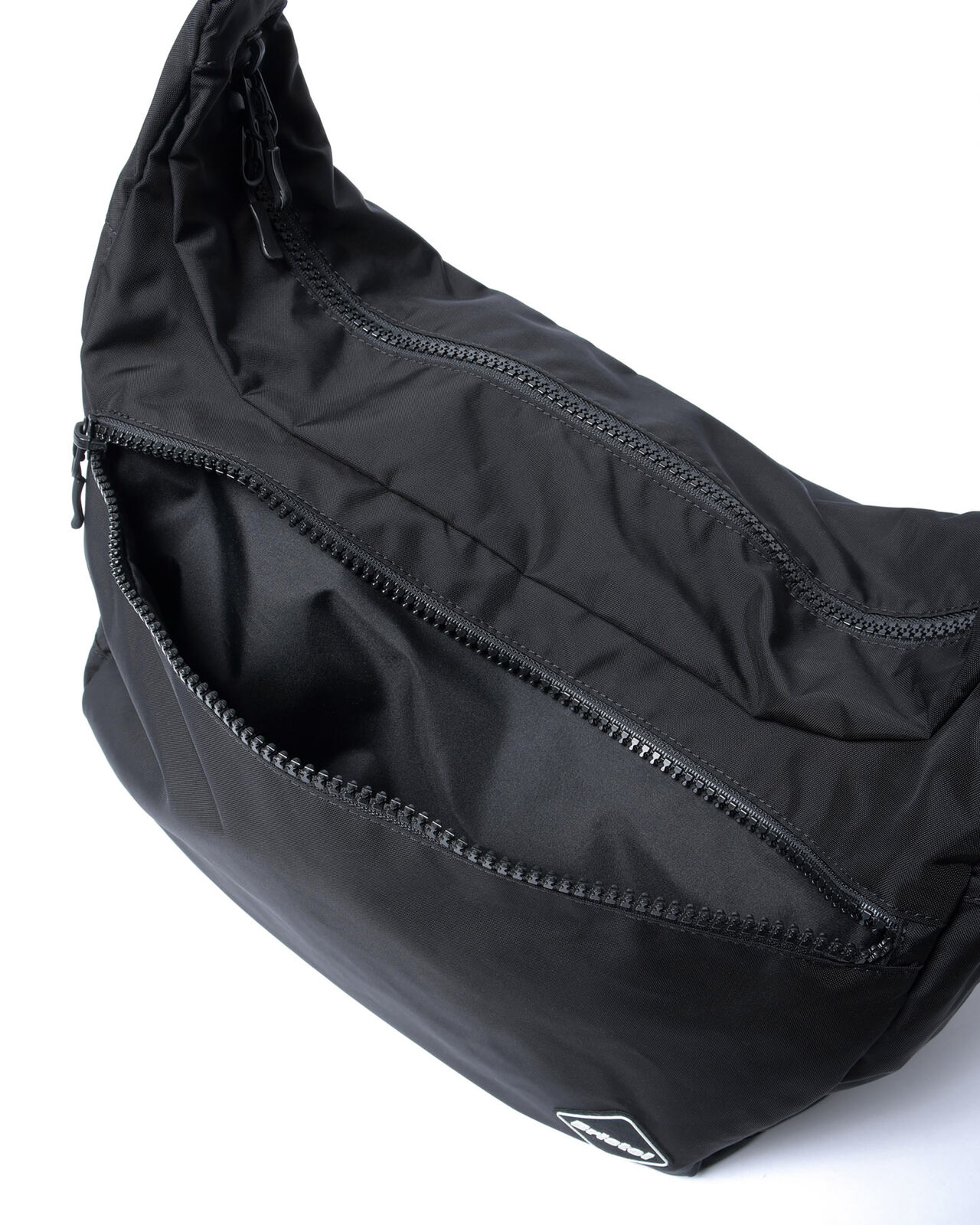 TOUR SHOULDER BAG,BLACK, large image number 4