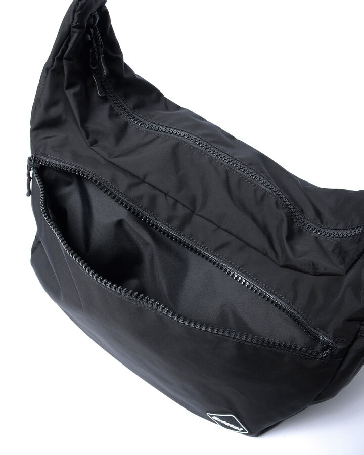TOUR SHOULDER BAG,BLACK, medium image number 4
