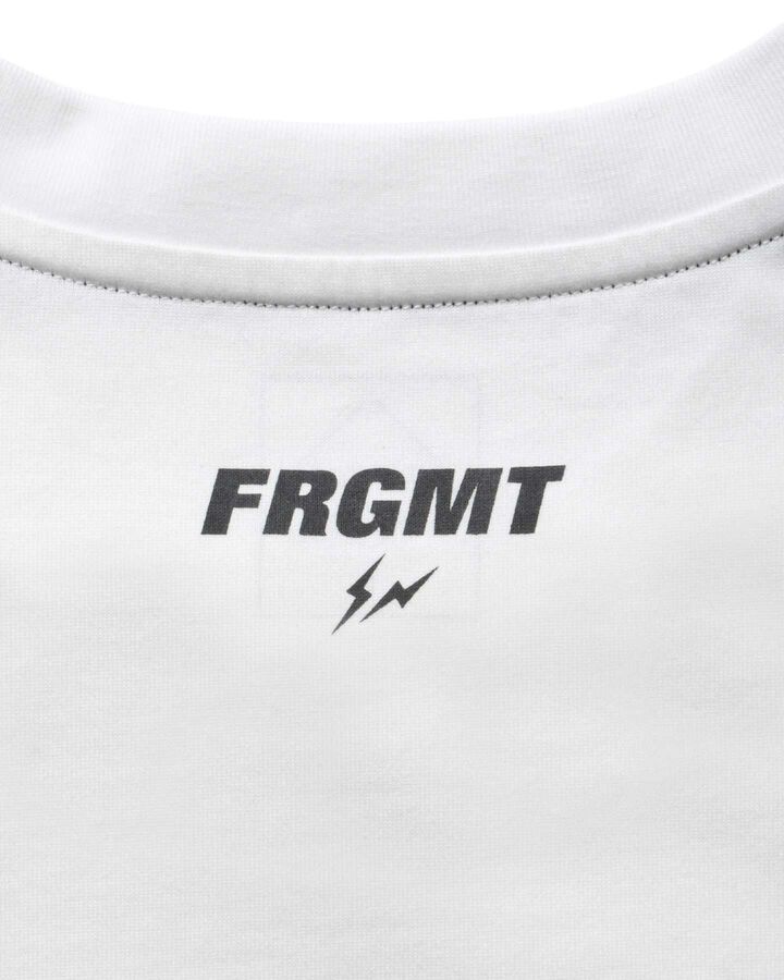 FRAGMENT: CAMOUFLAGE EMBLEM TEE,WHITE, medium image number 3
