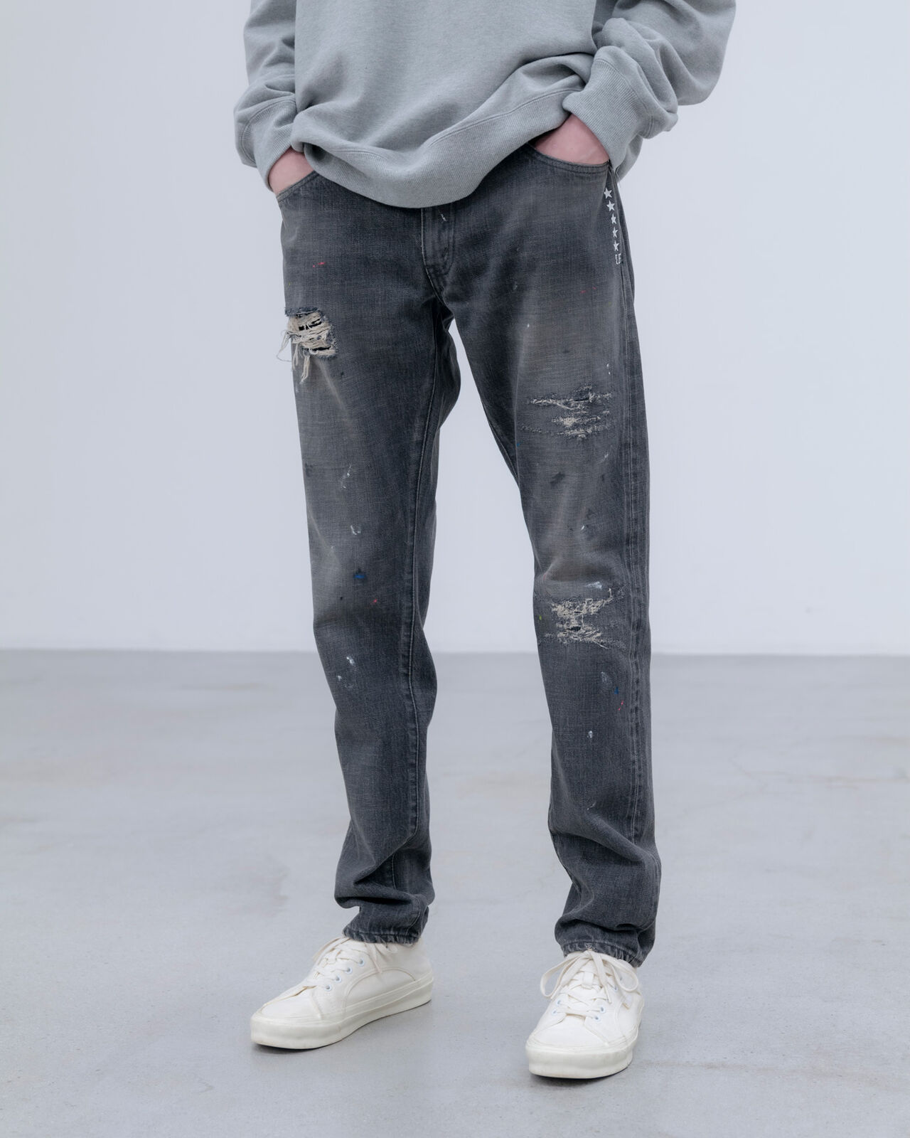 DAMAGED DENIM TAPERED-FIT JEANS,BLACK, large image number 8