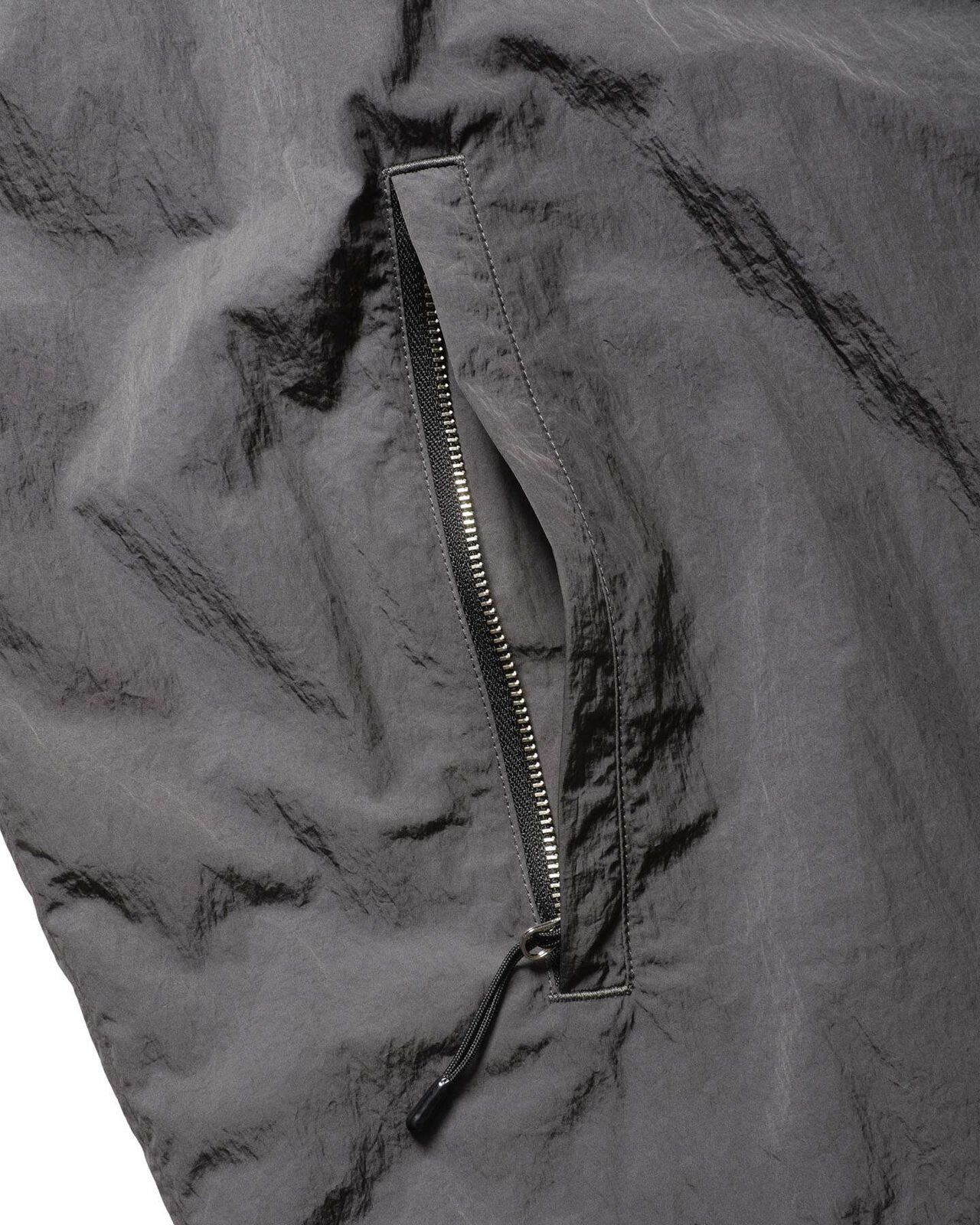 NYLON CHAMBRAY PRACTICE HOODED JACKET,CHARCOAL GRAY, large image number 4