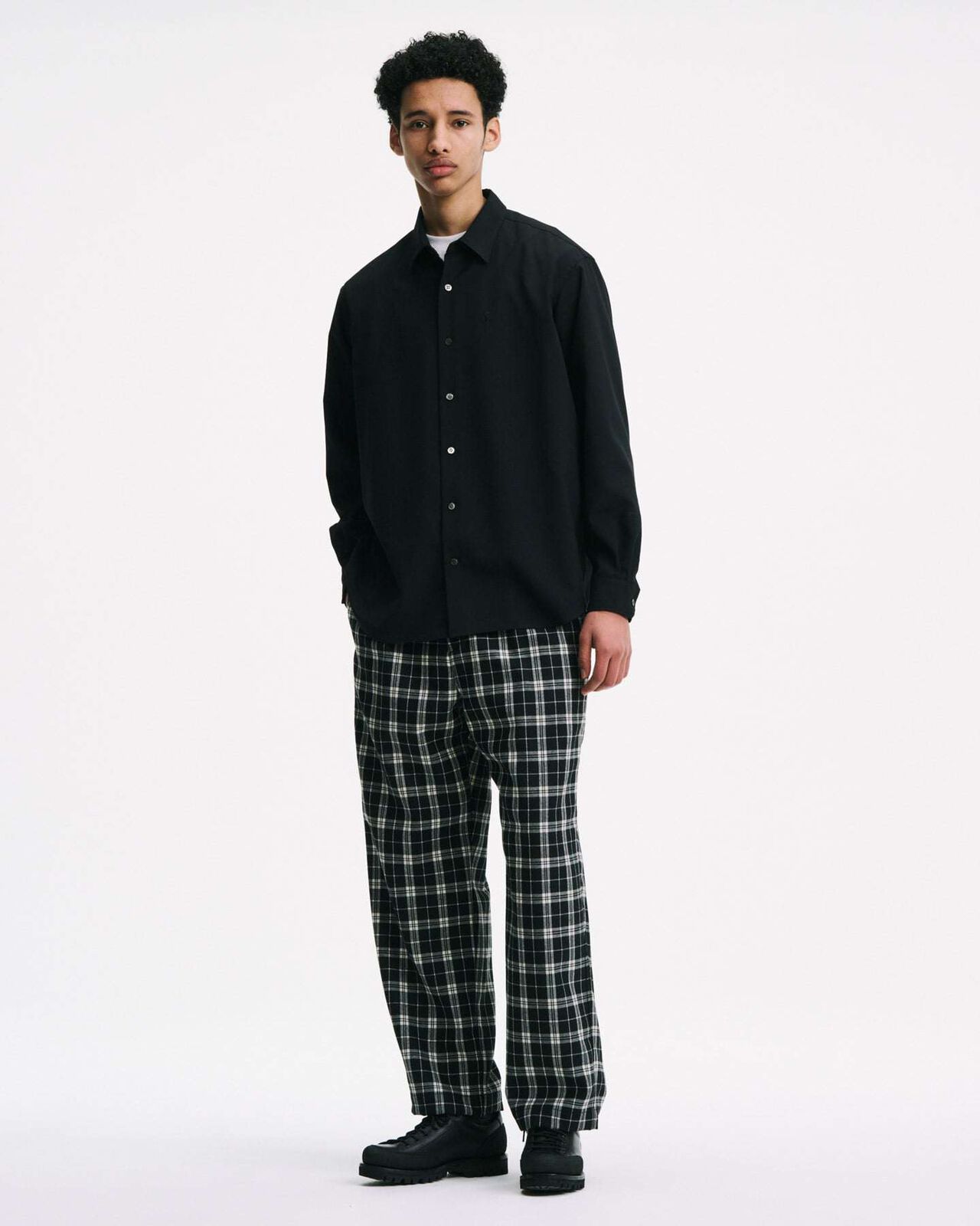 HIGH-TWIST POPLIN RELAX-FIT SHIRT,BLACK, large image number 4