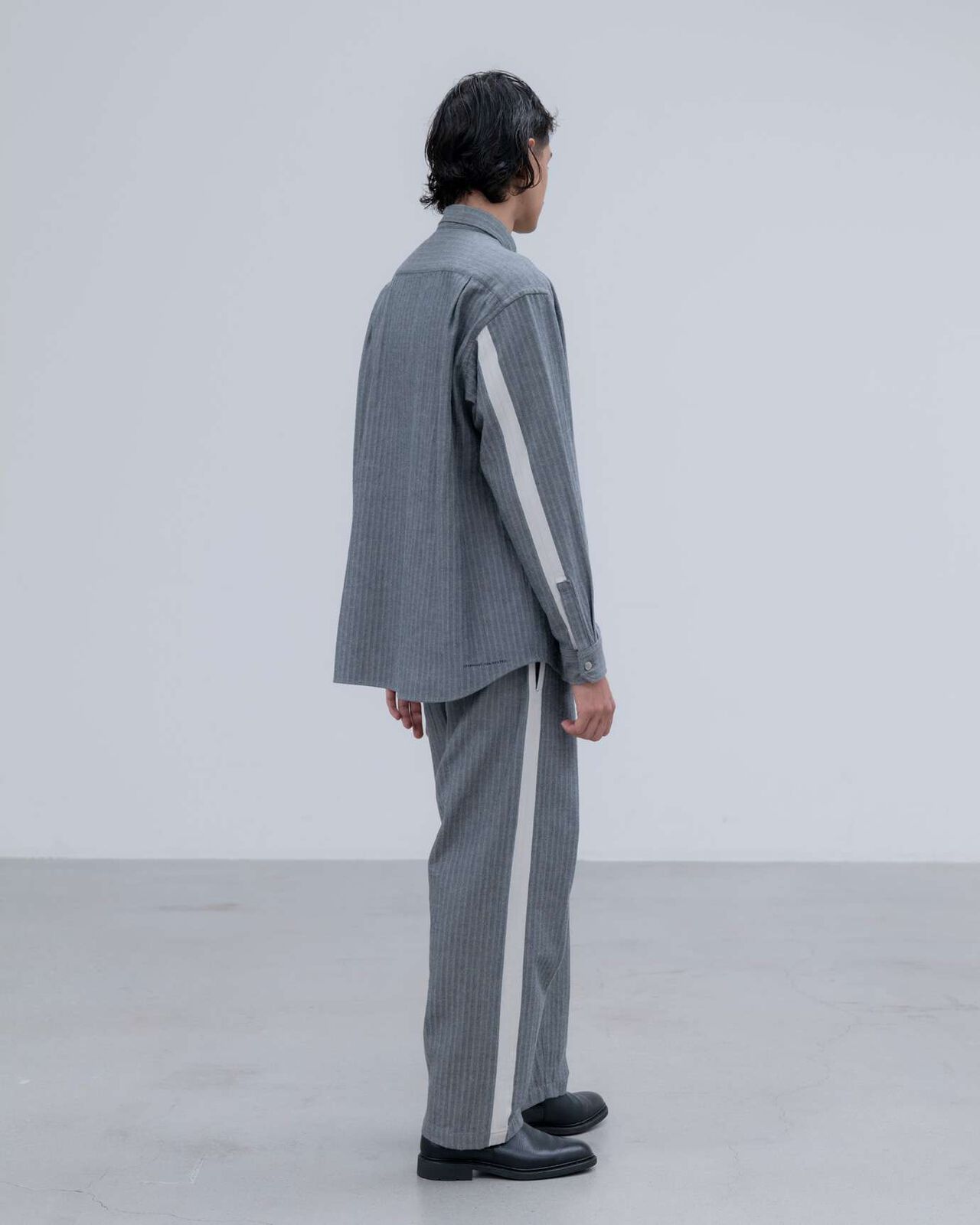 SELVAGE HERRINGBONE PANTS,CHARCOAL GRAY, large image number 6