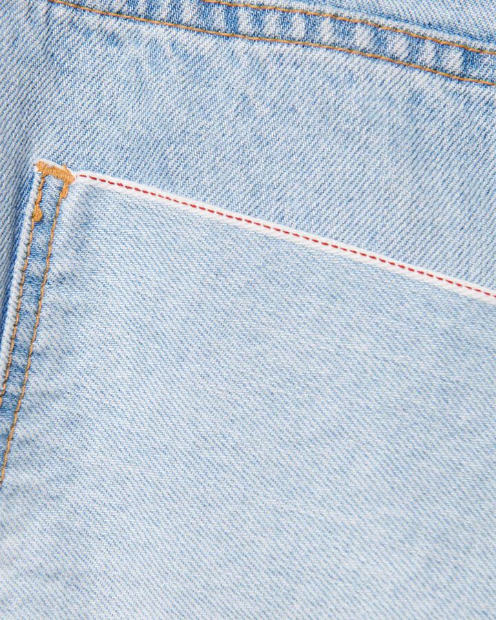 WASHED DENIM BOLD-FIT JEANS,LIGHT INDIGO, medium image number 3