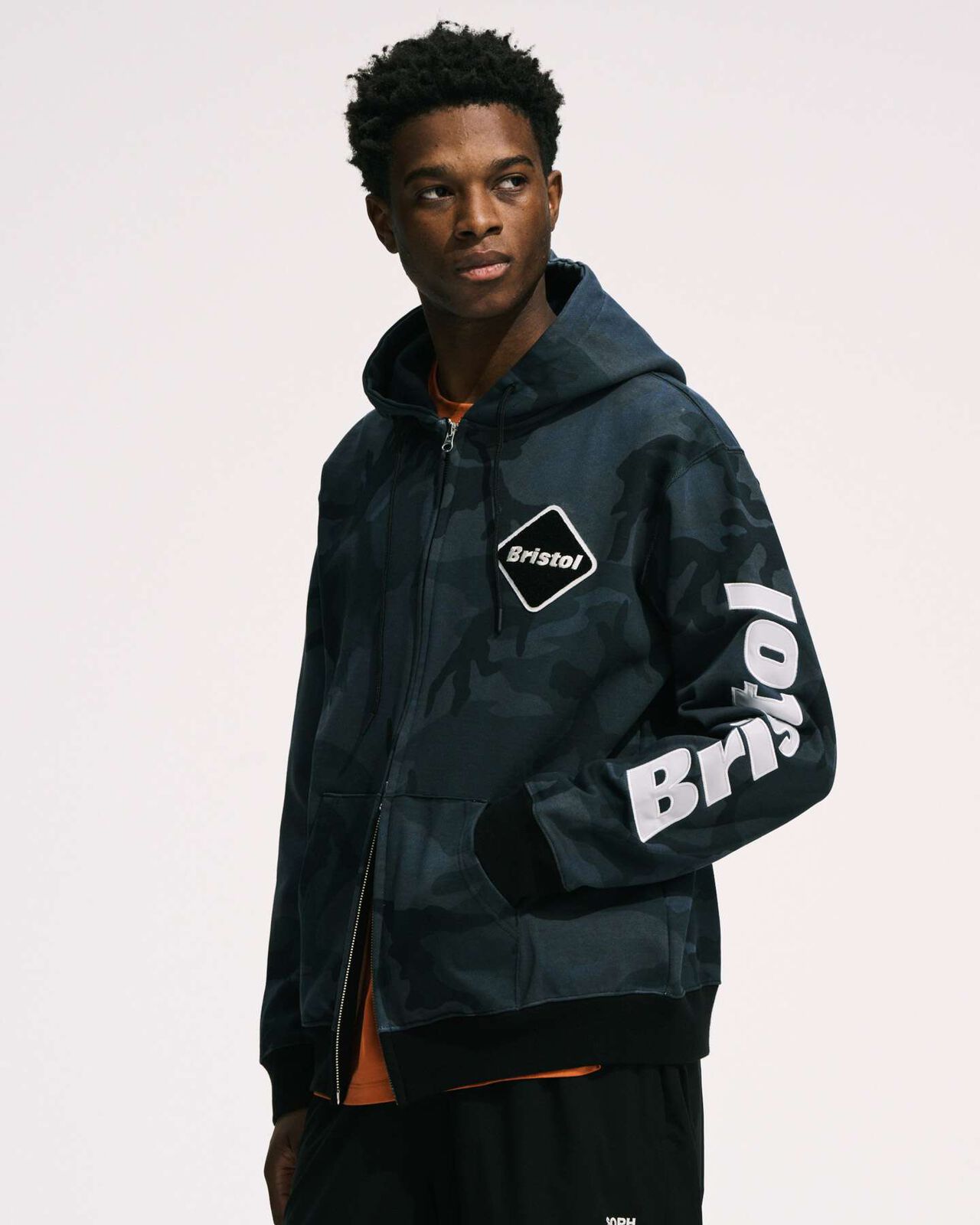 SLEEVE LOGO ZIP-UP SWEAT HOODIE,GREIGE, large image number 4
