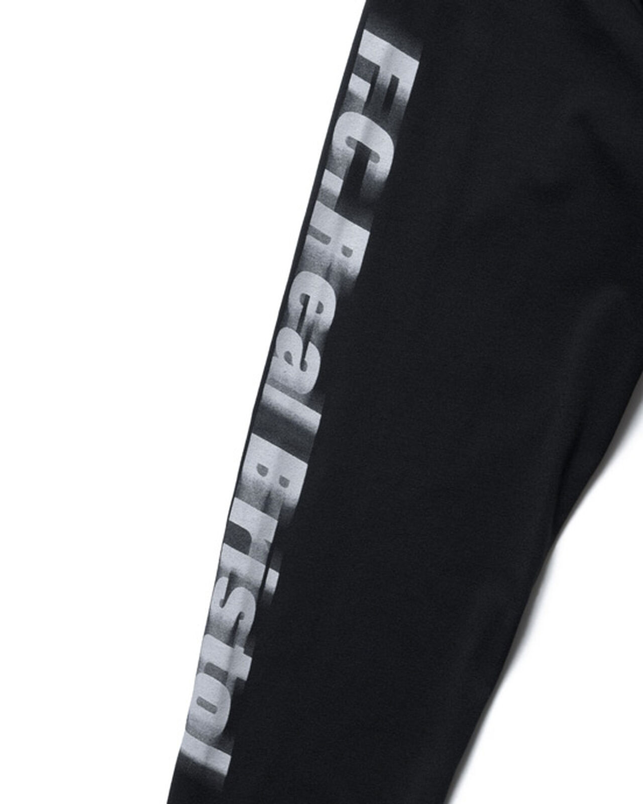 BLURRED LOGO L/S TEAM POCKET TEE,BLACK, large image number 3